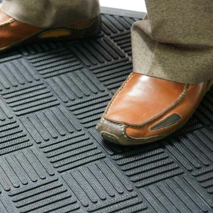 Black color checkered pattern Economical and Eco-Friendly Rubber Doormat at front door