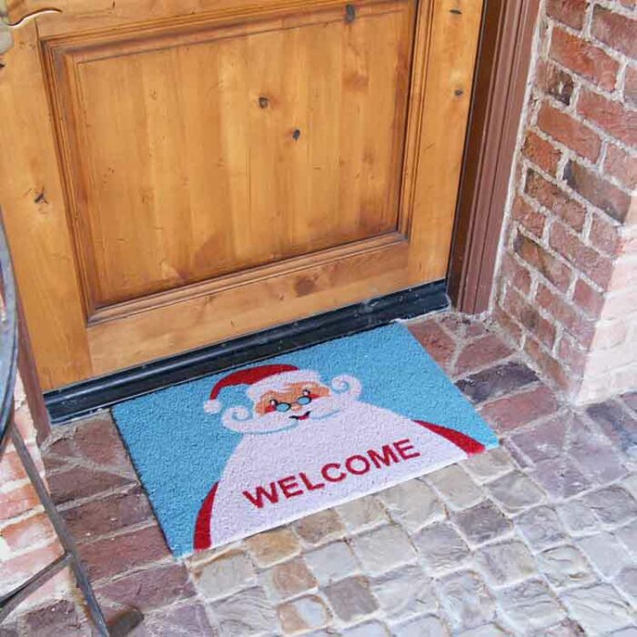With this festive doormat Santa Clause welcomes you