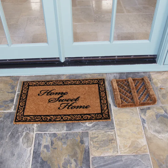 Home Sweet Home mat written as design with brown inside like a portrait